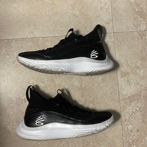 Curry Flow 8 ‘Black White’